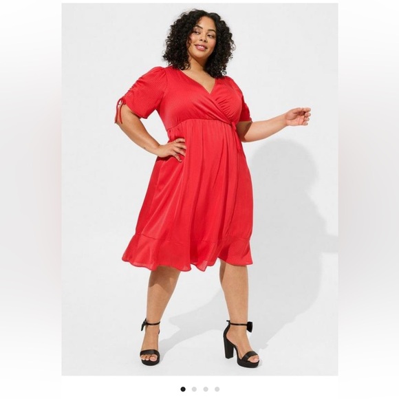 Torrid midi dobby satin surplice wrap dress - Picture 4 of 6